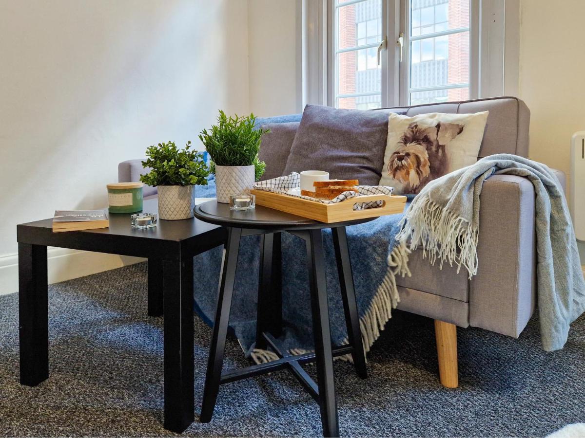 Spacious Room With Sofa London Eksteriør billede